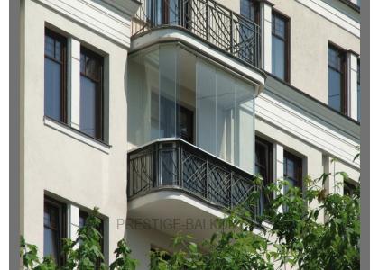 Финское безрамное остекление балкона в Москве