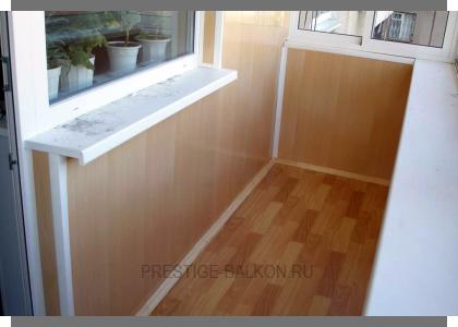 Теплое остекление балкона пластиковыми окнами и электрическим теплым полом в Москве