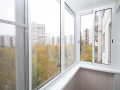 Холодное остекление балкона профилем Provedal с отделкой стен и потолка ламинированными панелями в Москве