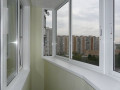 Холодное остекление алюминиевыми окнами с шумопонижающими отливами и с выносом в Москве