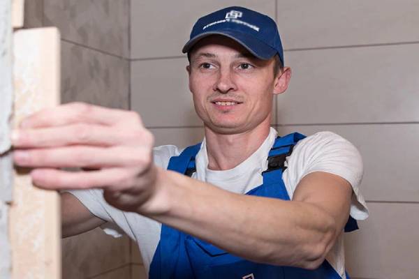 Остекление балконов в Москве