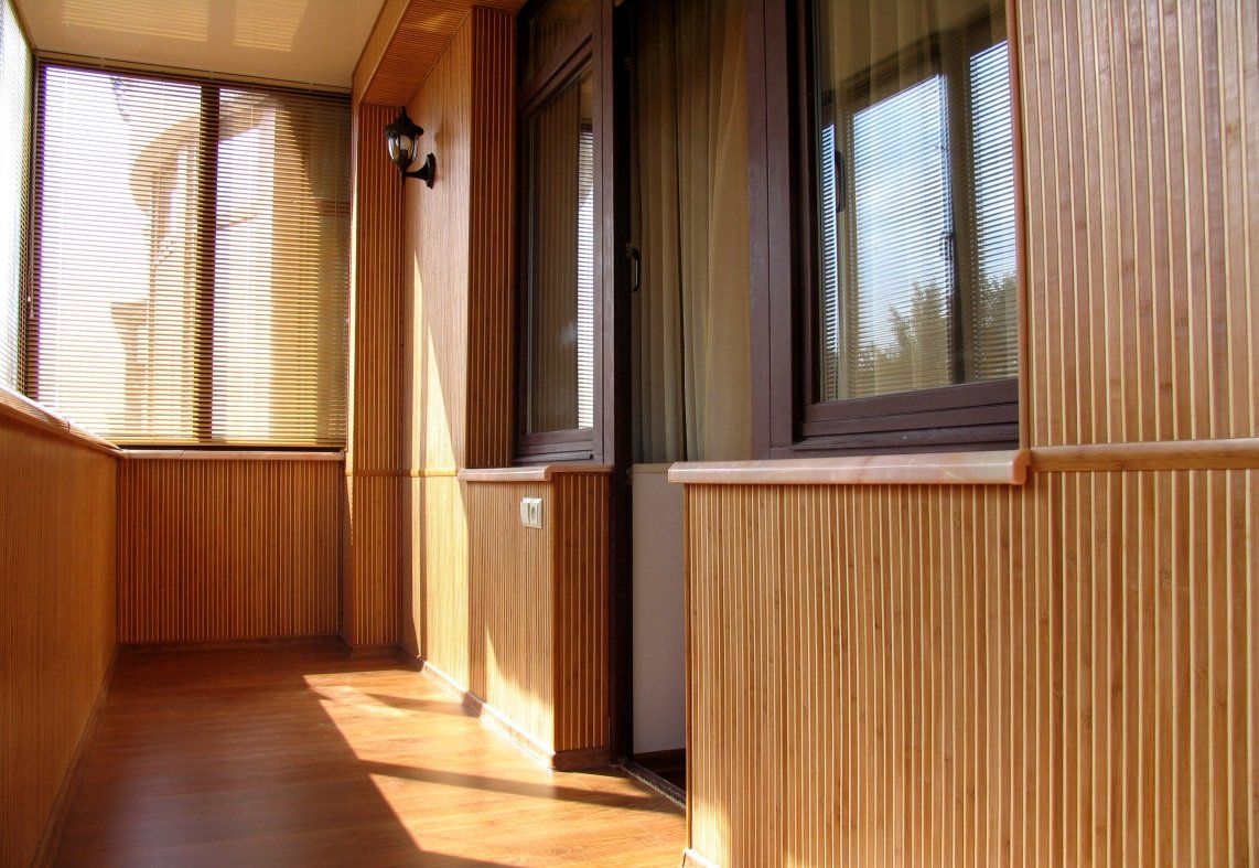 Внутренняя отделка балкона и лоджии вагонкой: экологичный материал и стильное решение